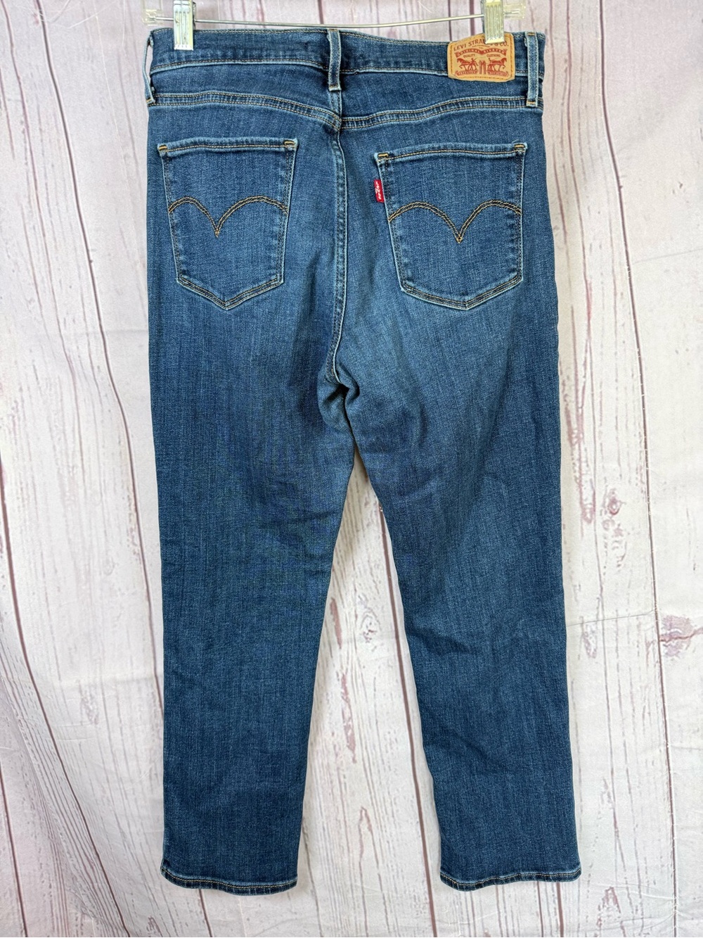 Levis 724 Women’s Jeans high rise straight cropped size 30 - Picture 3 of 7